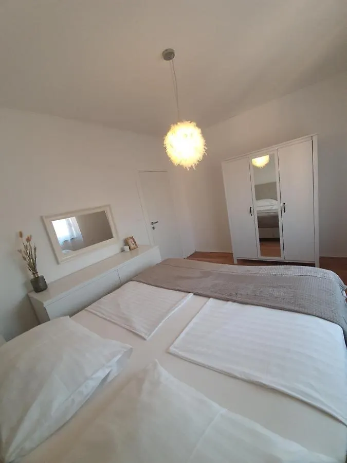Apartment Apartman Roberta Medulin Croatia